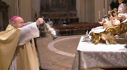 Sorrentino, l'ultimo Natale da vescovo: "L&rsquo;et&agrave; non mi permette di continuare oltre il ministero&rdquo;. L'annuncio