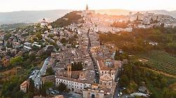 Tutti pazzi per l&rsquo;Umbria: Trasimeno e Todi tra le mete pi&ugrave; ambite dagli stranieri