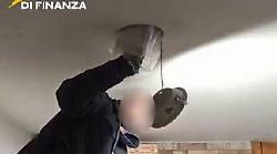 Condannato a tre anni per 17 chili di coca: il capo della banda di spacciatori albanesi gi&agrave; arrestato ed espulso