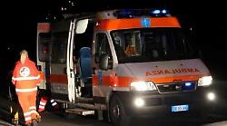 Donna muore in casa mentre i sanitari la rianimano:  disposta l'autopsia 