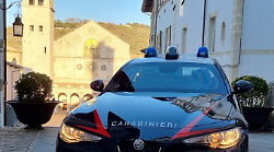 Lite violenta in piazza Vittoria: in manette un 50enne. L'altro riesce a fuggire