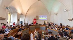 Sbotta la minoranza: "Palazzo dei Priori non &egrave; sede di partito"