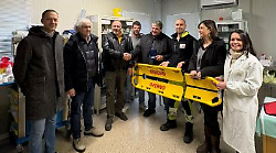Nuova barella scoop per l&rsquo;emergenza donata al Punto di primo soccorso