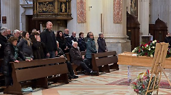 Dolore e commozione all&rsquo;ultimo saluto per Bettoni