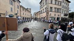 Foligno, maestre in sciopero: &ldquo;Cos&igrave; i nidi non reggono&rdquo;