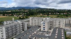 Allarme violenza nel carcere di Spoleto: detenuto rompe tre costole a un agente. Scagliato un monitor contro la vicedirettrice