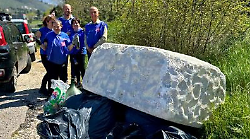 Volontari ripuliscono il Marroggia: raccolti venti sacchi di rifiuti