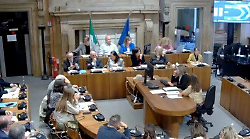 Convocato il Comitato per l&rsquo;ordine e la sicurezza: Il consiglio comunale vota un atto e chiede chiarezza sul malfunzionamento del braccialetto elettronico