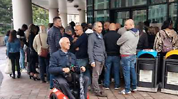 Lunghe file per richiedere la la Carta d&rsquo;Identit&agrave; Elettronica, Bandecchi: "Valuter&ograve; con i sindacati pi&ugrave; turni giornalieri"