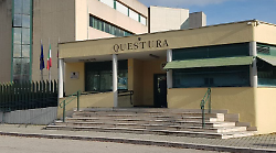 Rimpatriato un pluripregiudicato nigeriano: precedenti per rapina, spaccio e resistenza a pubblico ufficiale