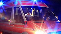Scende a buttare la spazzatura e viene investito mentre attraversa la strada: morto uomo di 80 anni a Corciano