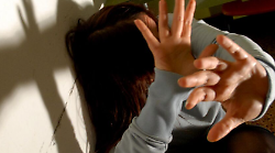 Picchia la ex fidanzata fino a farle collassare un polmone. Uomo di 38 anni ai domiciliari