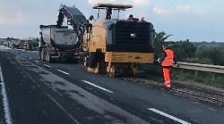 Strade senza buche: l'asfalto autoriparante rivoluziona la manutenzione stradale