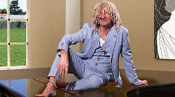 Tra cielo e terra: il nuovo Tango Clandestino di Maurizio Mastrini 