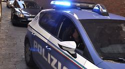 Rapinato alla fermata del Minimetr&ograve;: aggredito con un pugno