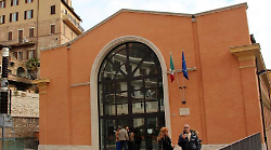 Figli in punizione nella cuccia del cane: padre a processo