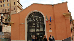 Studentessa sequestrata e violentata in un vecchio locale del centro di Perugia: stupratore condannato a sei anni 