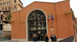 Adesca un 15enne alla stazione di Sant&rsquo;Anna: anziano a processo 