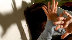 Prova a strappare gli slip a una 19enne e poi tenta di molestare un'altra donna in centro a Perugia: arrestato per violenza sessuale