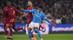 Vittoria e sorpasso, il Napoli vince 1-0 a Roma e torna in vetta