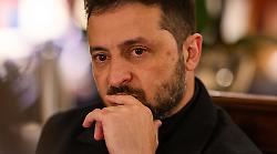 Zelensky "Oggi condivideremo piano di pace rivisto con Usa"