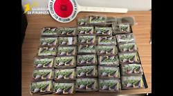 La droga viaggiava sui social e nei pacchi postali, blitz a Palermo con 11 arresti