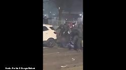 Poliziotto accerchiato e aggredito al corteo Askatasuna a Torino, le immagini