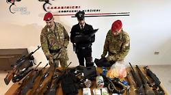 Arsenale e esplosivi in casa a Oschiri, un arresto