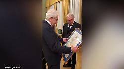 Mattarella incontra il disegnatore Milo Manara al Museo Maffeiano