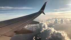 Trasporto aereo in crescita a febbraio, ma pesano le tensioni