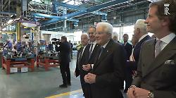 Mattarella visita lo stabilimento Piaggio di Pontedera