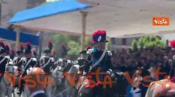 2 Giugno, i Carabinieri a cavallo sfilano alla parata ai Fori Imperiali