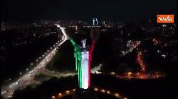2 Giugno, il Monumento della Madre Patria a Kiev si illumina del tricolore per omaggiare l'Italia