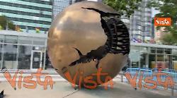 Addio allo scultore Arnaldo Pomodoro. Ecco la sua “Sfera con Sfera” davanti all'Onu, a New York