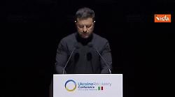 Ricostruzione Ucraina, Zelensky: Putin non vuole la pace, lo vediamo. C'è escalation violenza