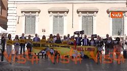 Il flash mob del M5S dopo l'approvazione in Senato del ddl sulla separazione delle carriere