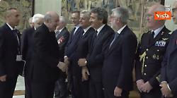 L'abbraccio tra Mattarella e Presidente Repubblica algerina Abdelmadjid Tebboune al Quirinale