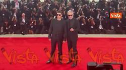 Venezia 82, Giuseppe Fiorello sfila sul red carpet con il figlio Nicola