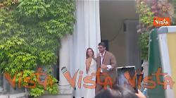 Venezia 82, Angela Caloisi e Paolo Crivellin arrivano al Lido, poi posano per i fotografi
