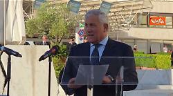 Tajani: Abbiamo regalato la Pimpa in arabo ai bimbi palestinesi per dare loro una guida all'Italia
