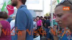 La manifestazione contro lo sgombero del Leoncavallo a Milano. Presenti Anpi, Avs e centri sociali
