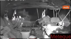 Abbordaggio israeliano alla Flotilla, gli attivisti con le mani in alto
