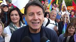 Conte a marcia pace Perugia-Assisi: La bandiera blu dell'Europa si è tinta di verde militare
