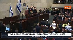 Applauso e standing ovation per Trump al suo ingresso alla Knesset israeliana