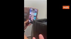 La telefonata tra un ostaggio israeliano e sua madre: "Stai tornando!"