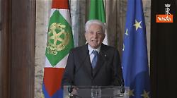 Mattarella: Ai piani alti buone remunerazioni, ai bassi sfruttamento