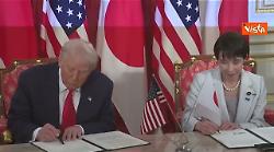 Trump e premier giapponese Sanae Takaichi firmano accordi su terre rare