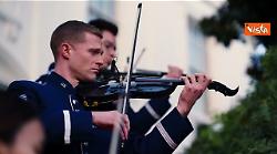 "Dolcetto o scherzetto" alla Casa Bianca, la festa di Halloween con Trump, Melania e tanti bambini