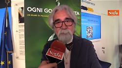 Addio a Peppe Vessicchio, il direttore d'orchestra aveva 69 anni. Eccolo nel 2024