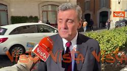 Calenda mostra tatuaggio con tridente Ucraina: Hanno disperato bisogno di sostegno